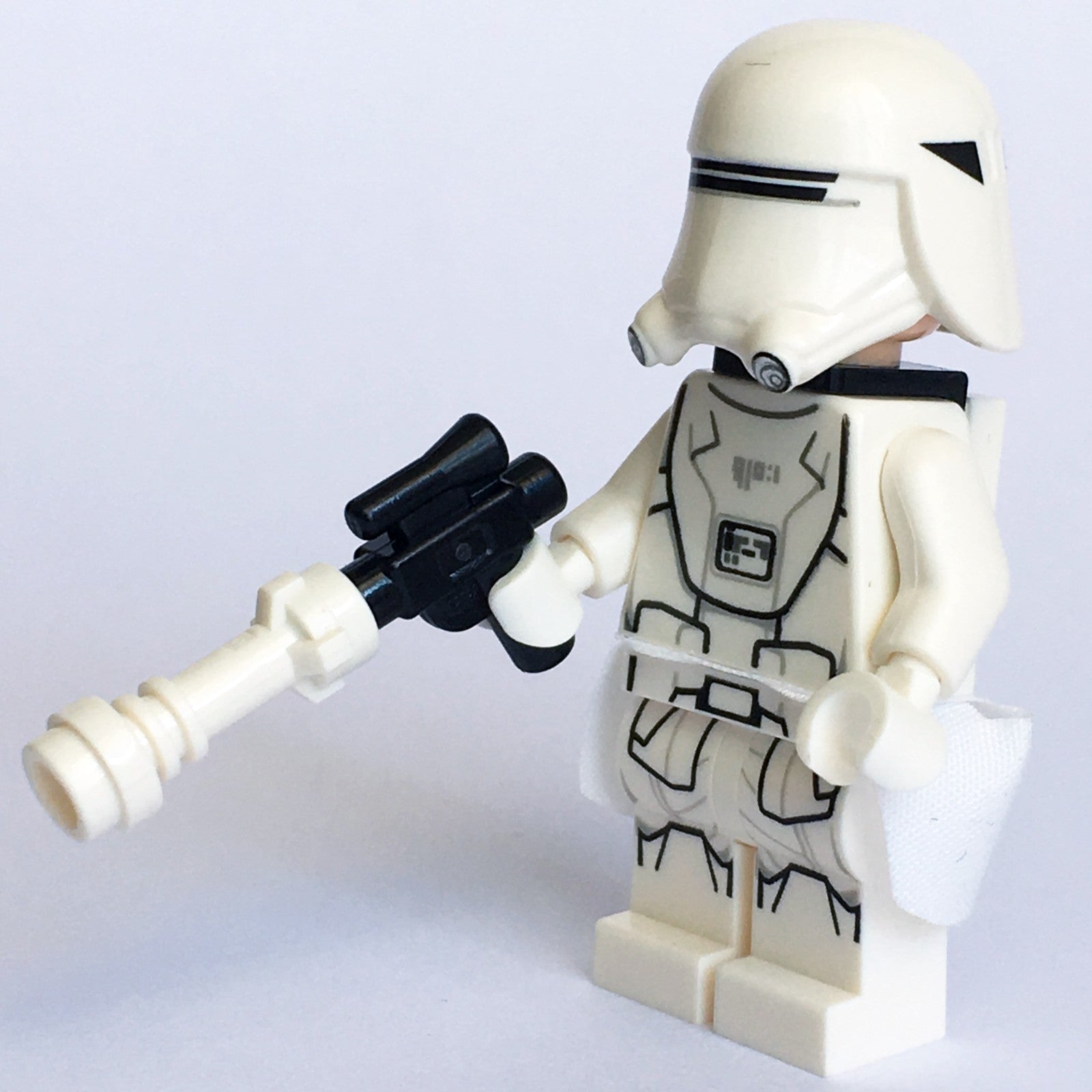 LEGO® Star Wars First Order Snowtrooper Minifigure with Kama 75100 75202 Used4